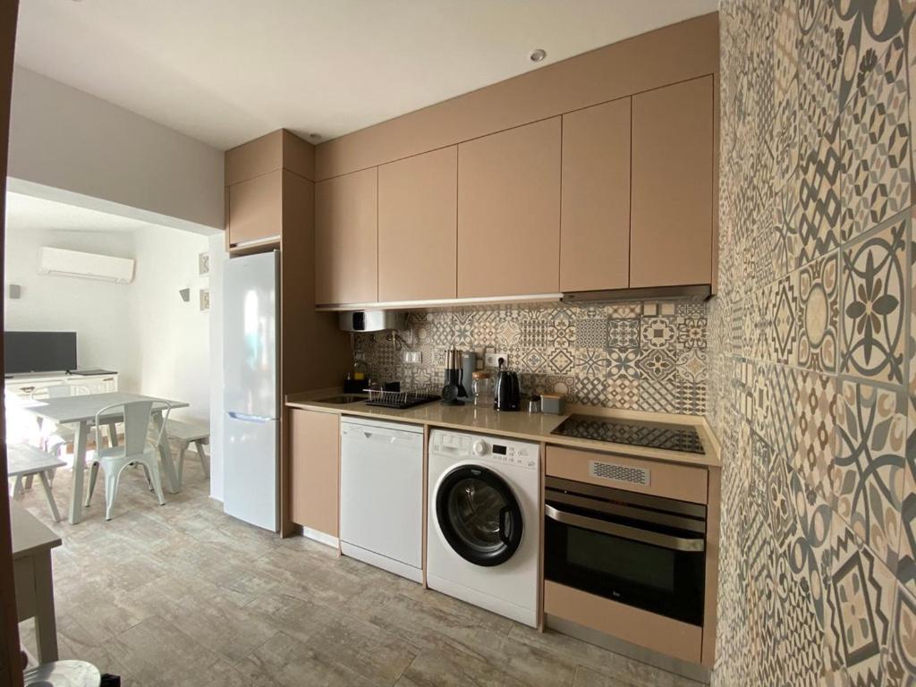 Appartement Friendly House à Lagos Extérieur photo